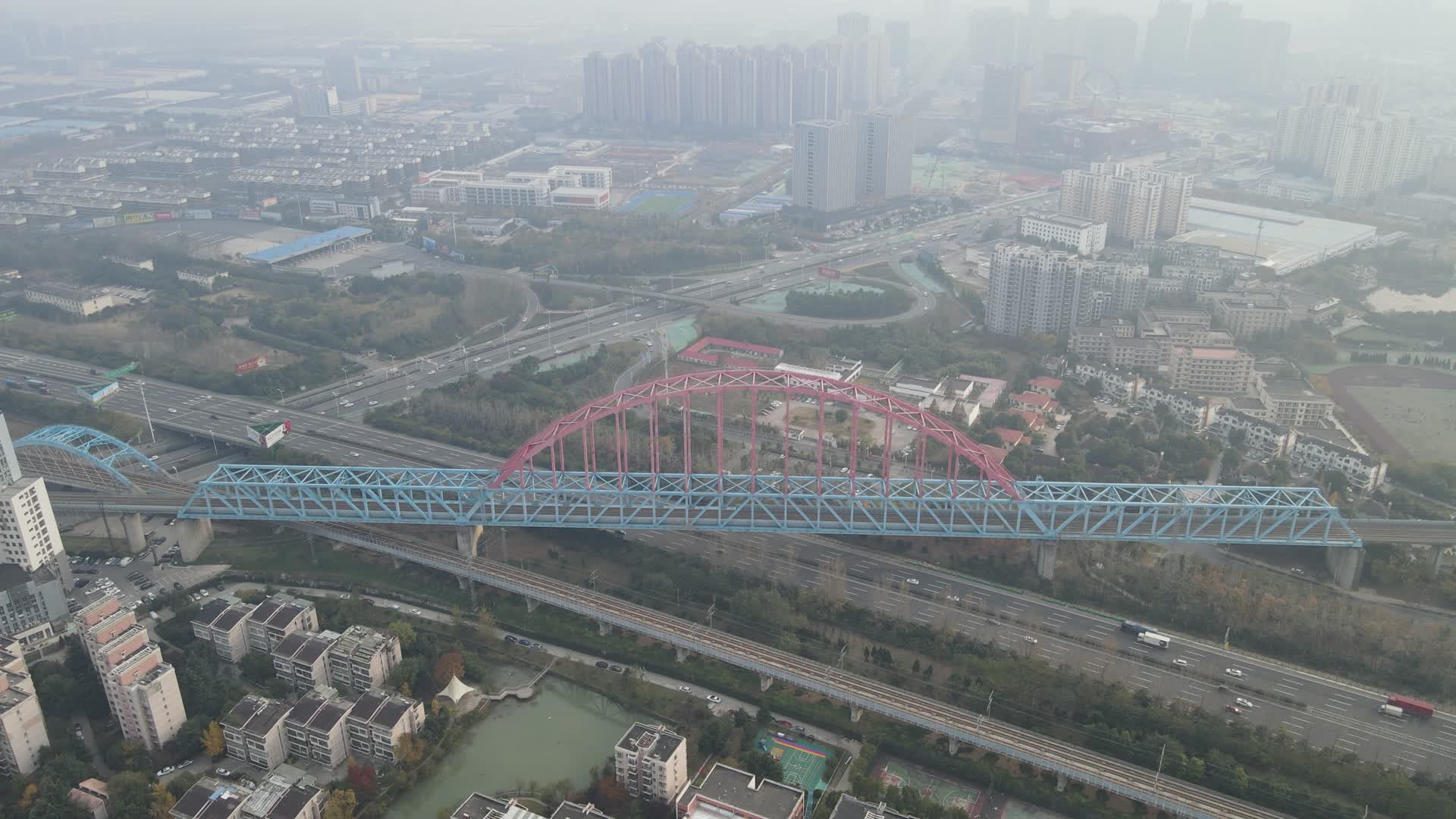 航拍安徽合肥绕城高速高架桥视频的预览图