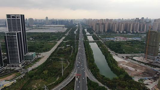 航拍湖北武汉南二环交通大道视频的预览图