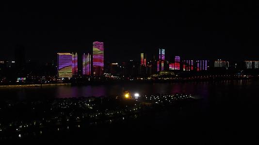 湖南长沙湘江橘子洲夜景灯光秀航拍视频的预览图