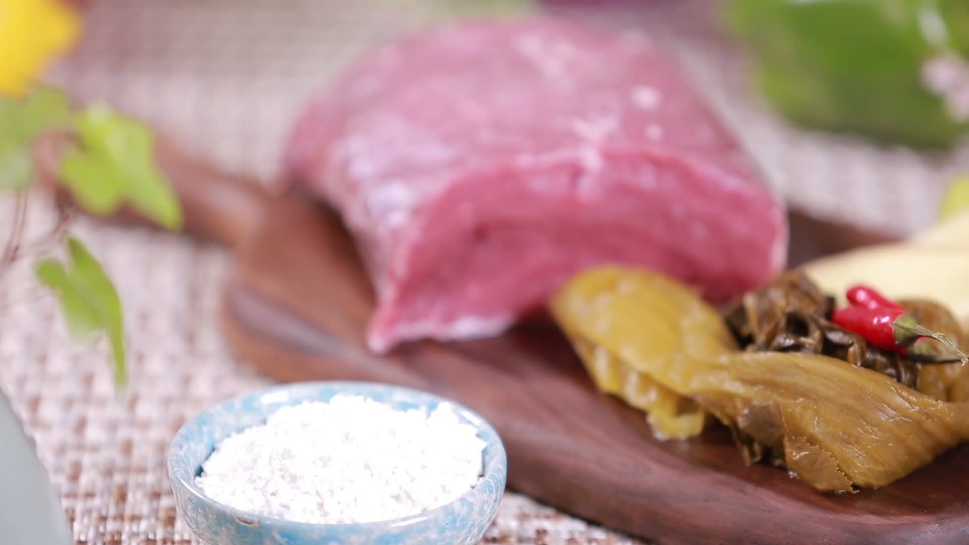 淀粉加瘦肉上浆嫩肉的方法视频的预览图