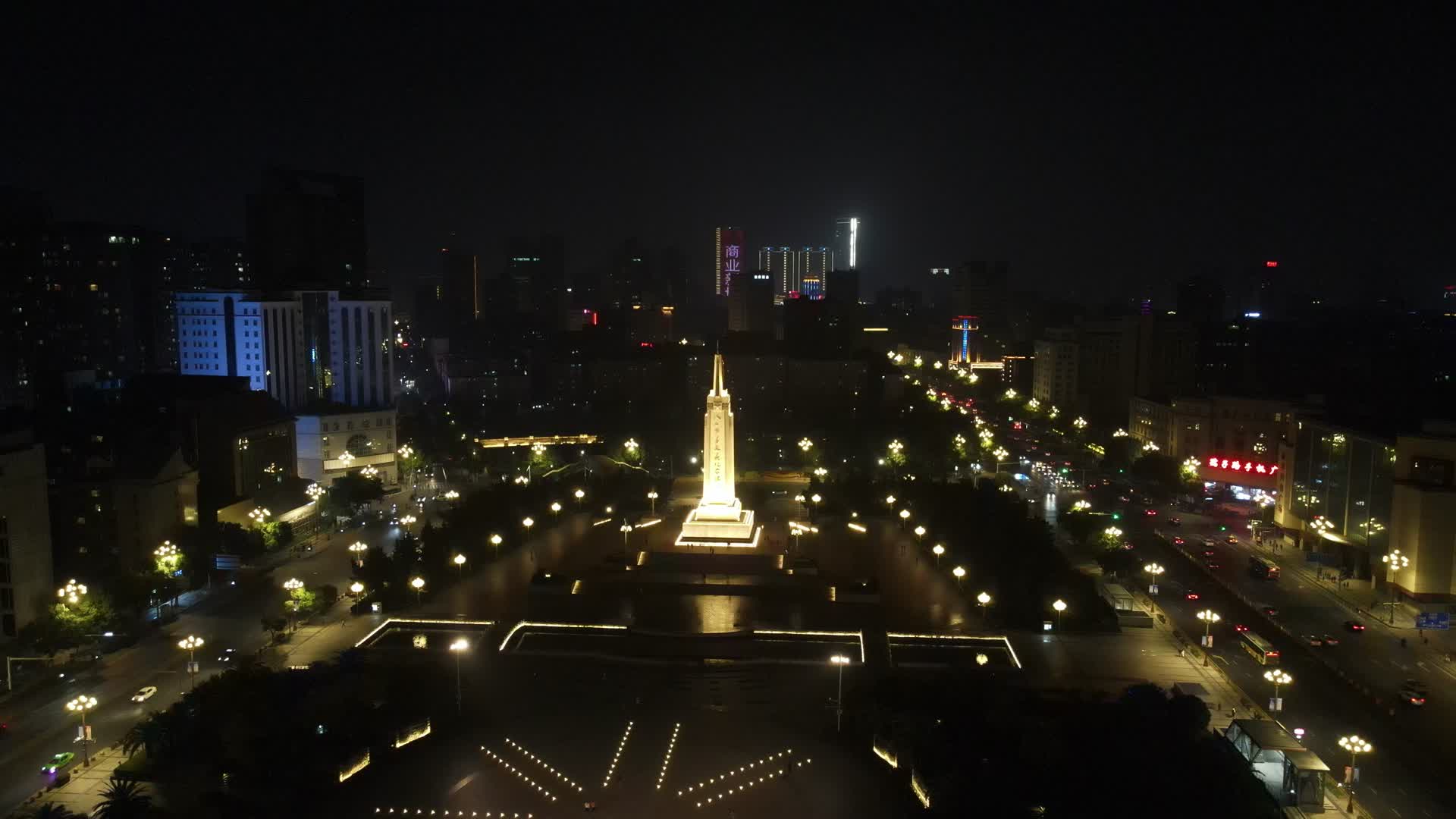 航拍江西南昌八一广场纪念塔夜景视频的预览图
