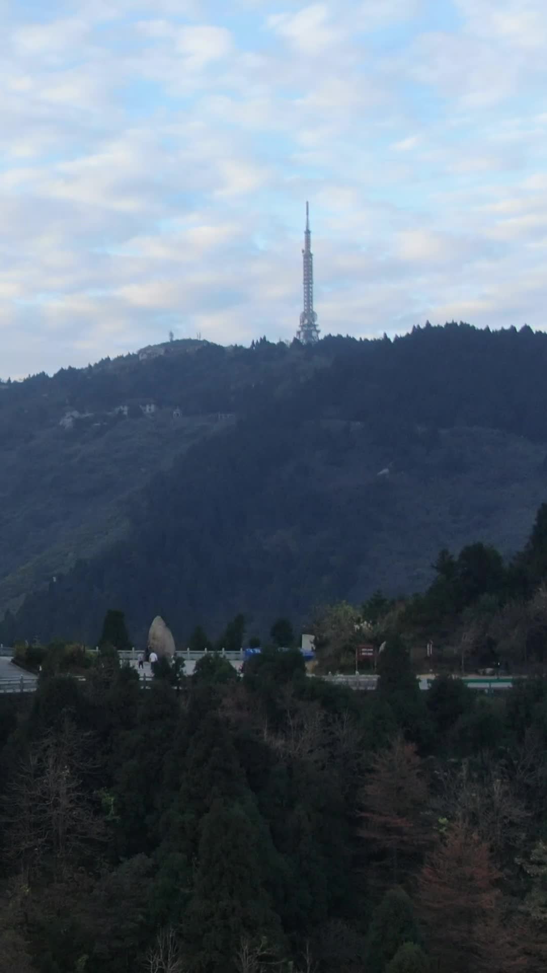 航拍湖南南岳衡山5A景区竖屏视频的预览图