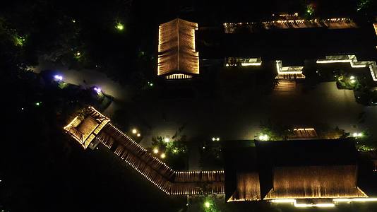 航拍山东济南历史古建筑夜景视频的预览图