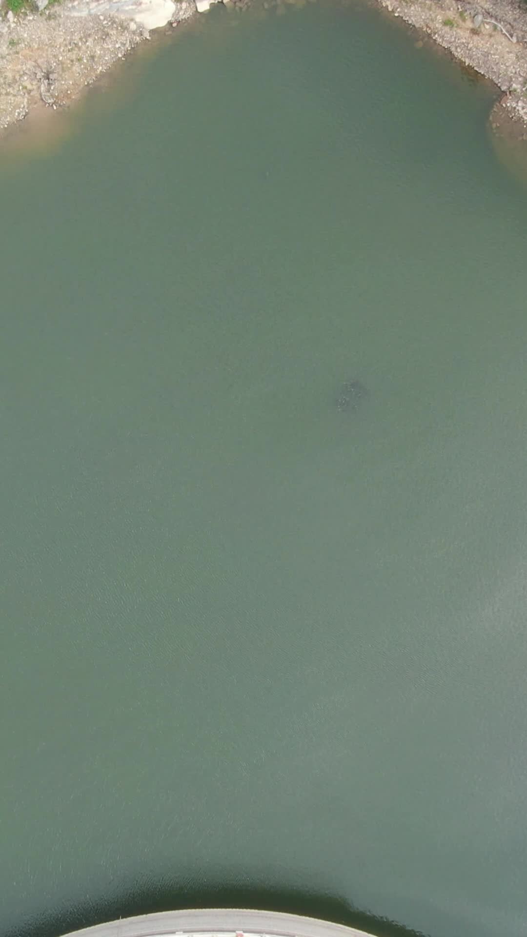 航拍福建泉州清源山天湖风光视频的预览图