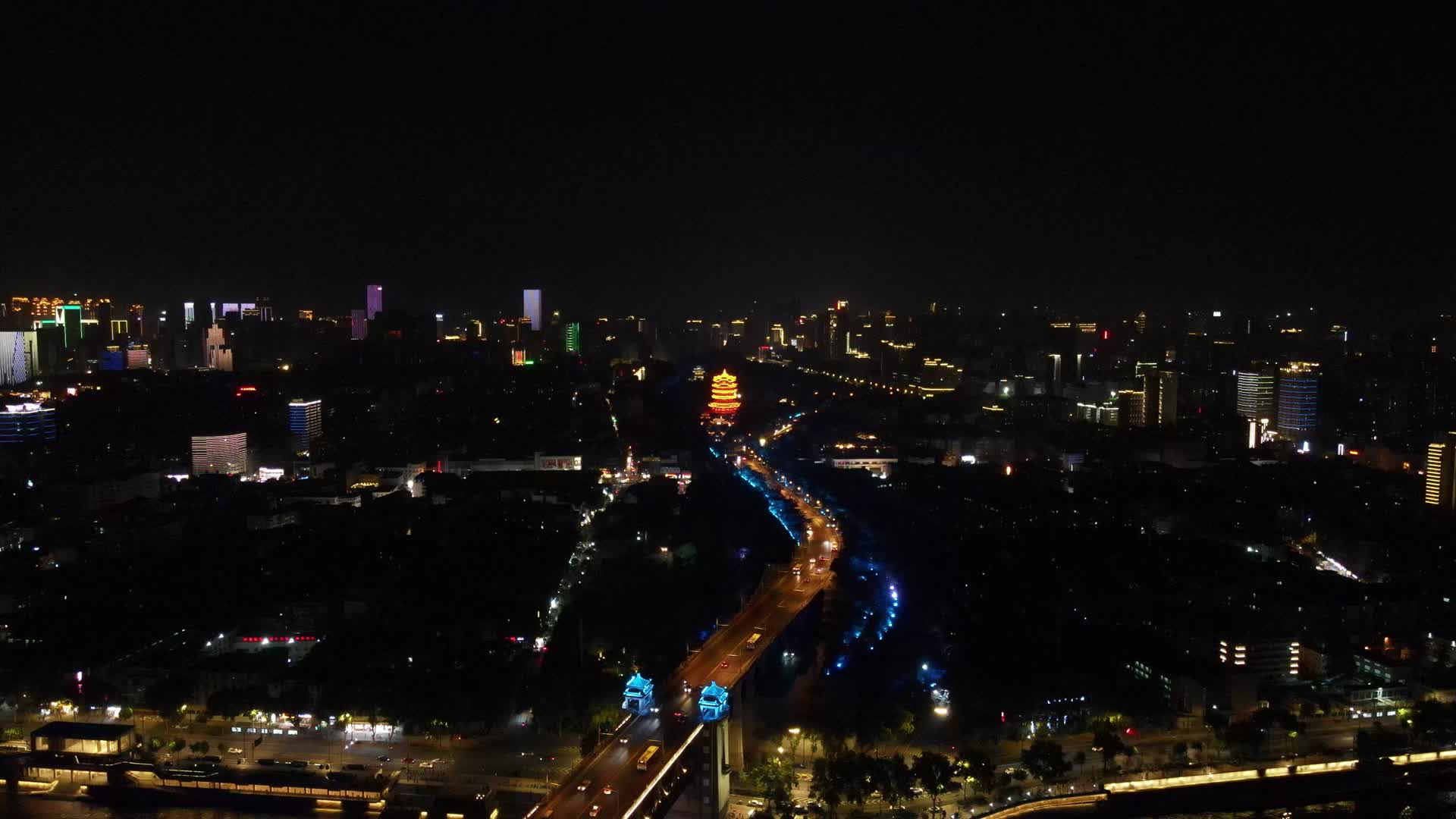 航拍湖北武汉夜景视频的预览图