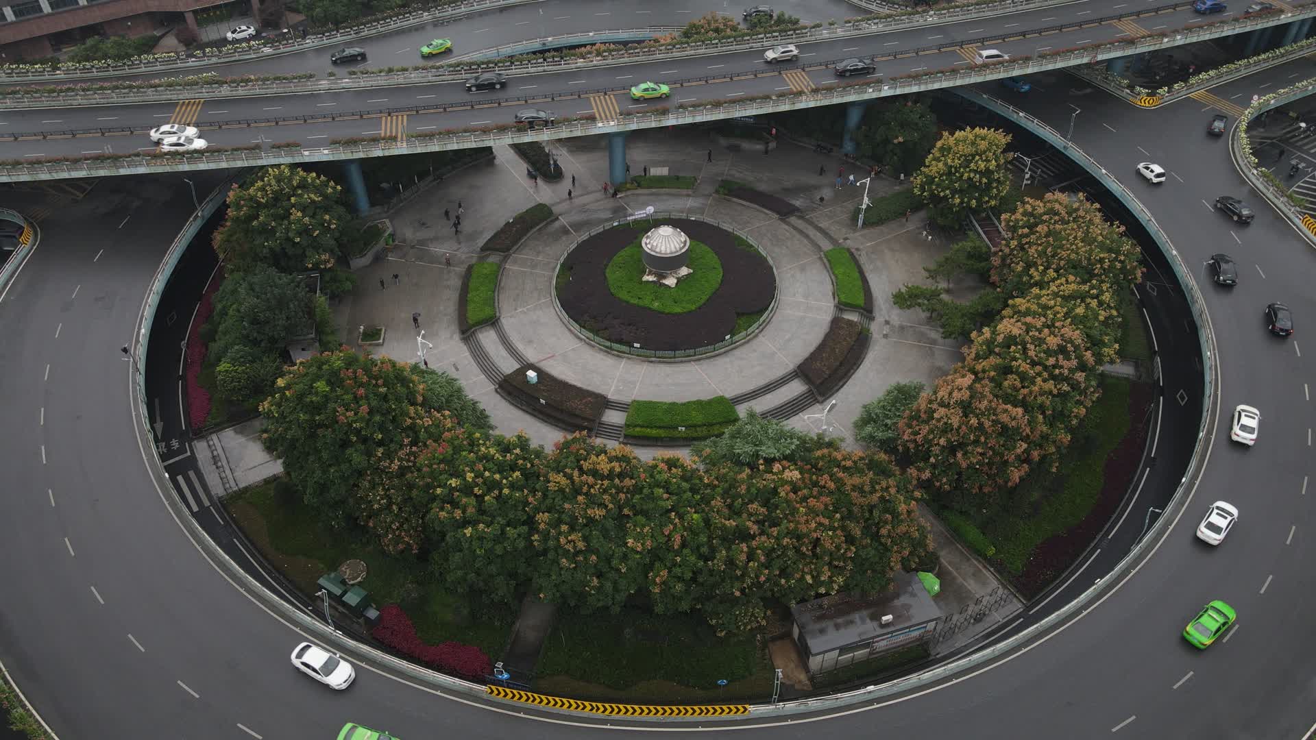 航拍江西南昌城市交通视频的预览图