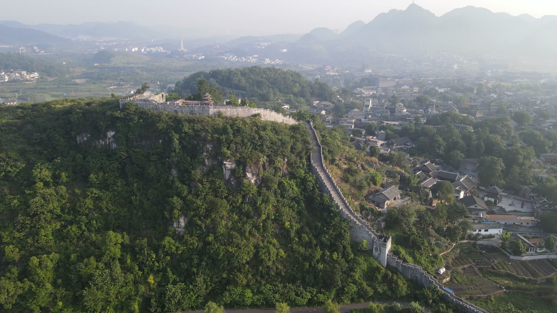 航拍贵州贵阳青岩古镇城墙长城视频的预览图