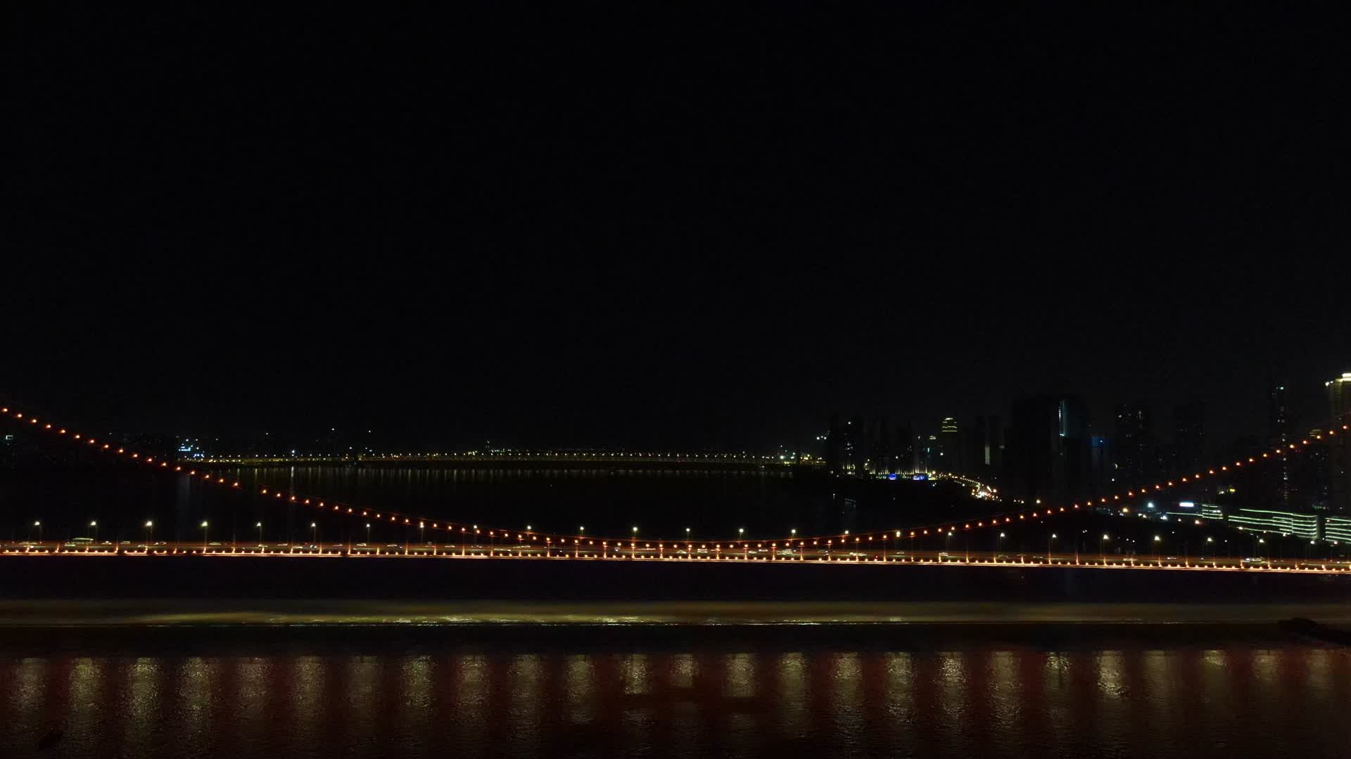 航拍湖北武汉鹦鹉洲大桥夜景视频的预览图