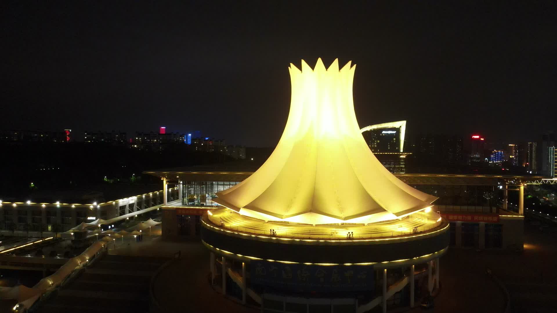 航拍广西南宁城市宣传片视频的预览图