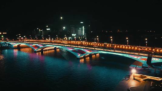 航拍广西桂林城市夜景视频的预览图