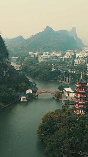 航拍广西桂林叠彩山5A景区视频的预览图