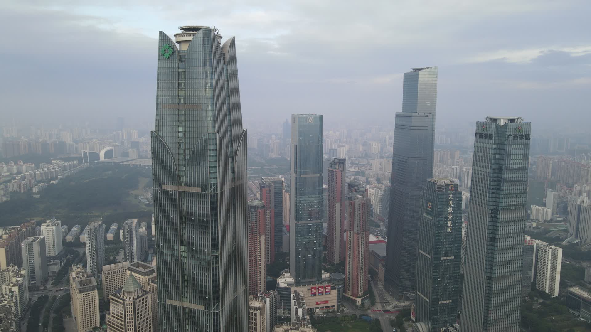 航拍广西南宁东盟商区视频的预览图