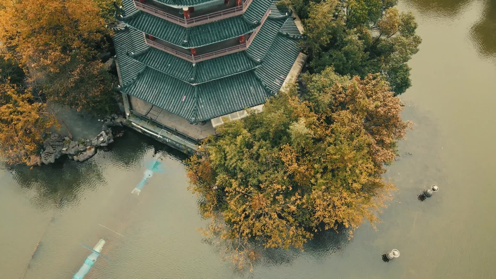 航拍广西桂林日月双塔地标建筑视频的预览图