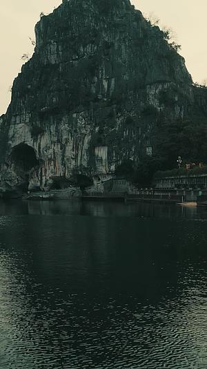 航拍广西桂林山水风光漓江视频的预览图
