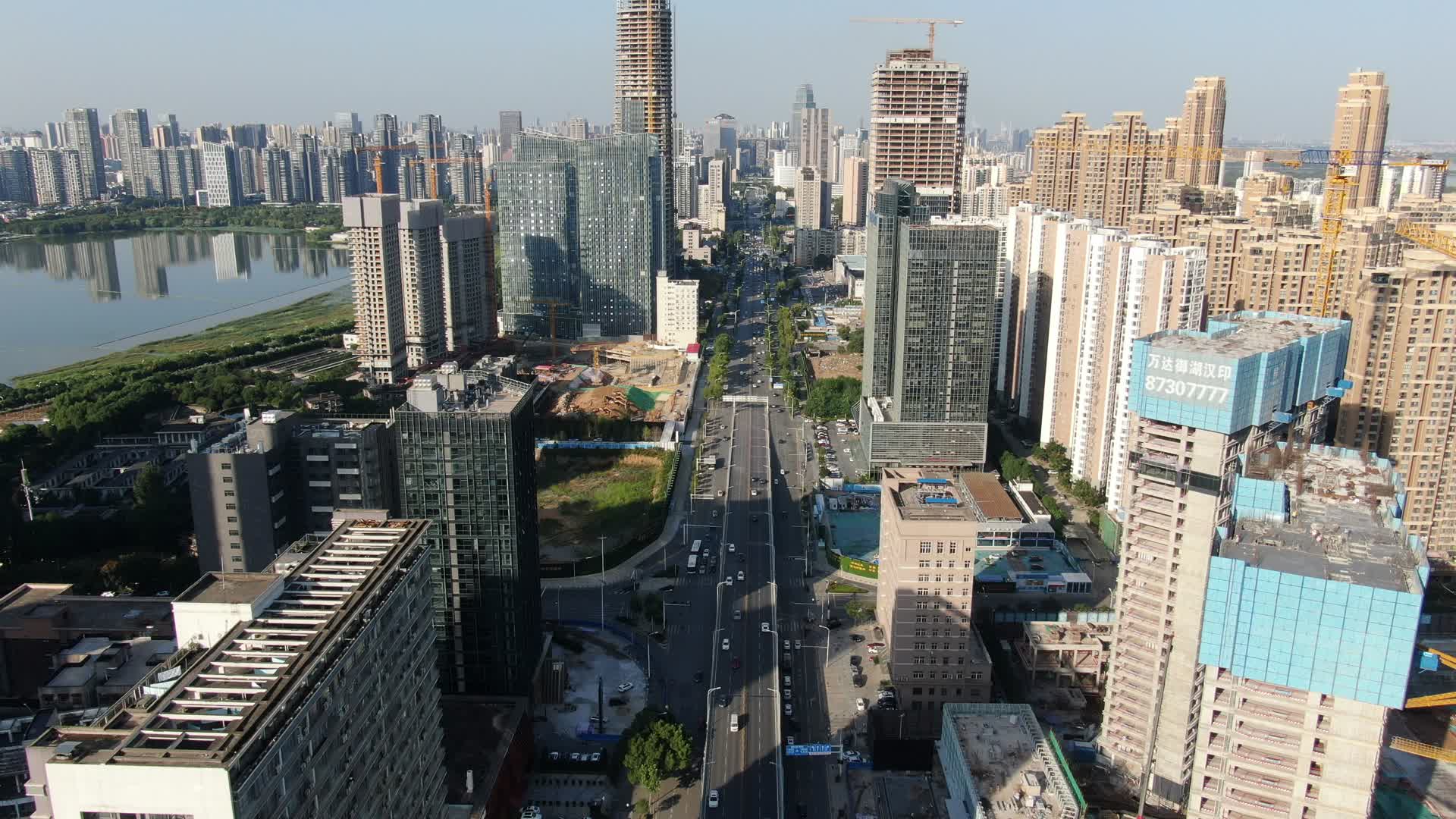 航拍湖北武汉楚河汉街中北路视频的预览图