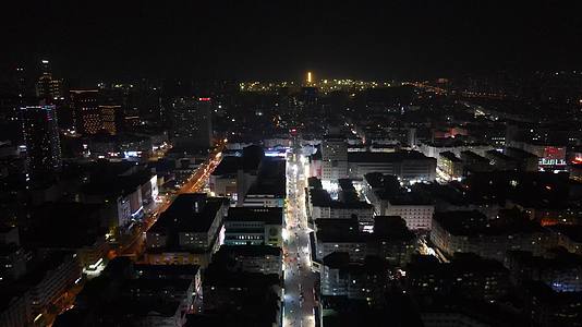 航拍山东青岛台东步行街夜景视频的预览图