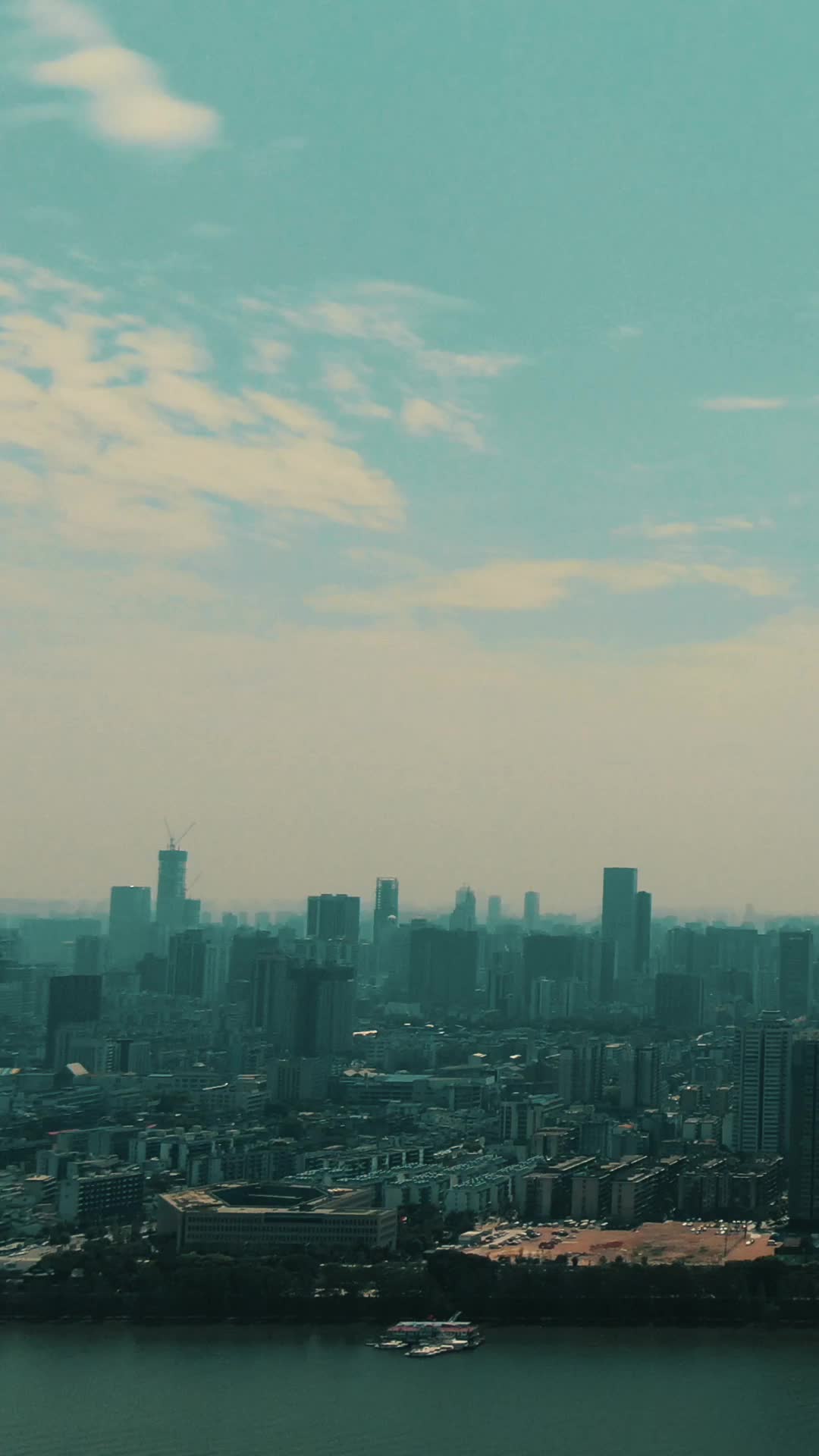 航拍湖南长沙城市风光竖屏视频的预览图