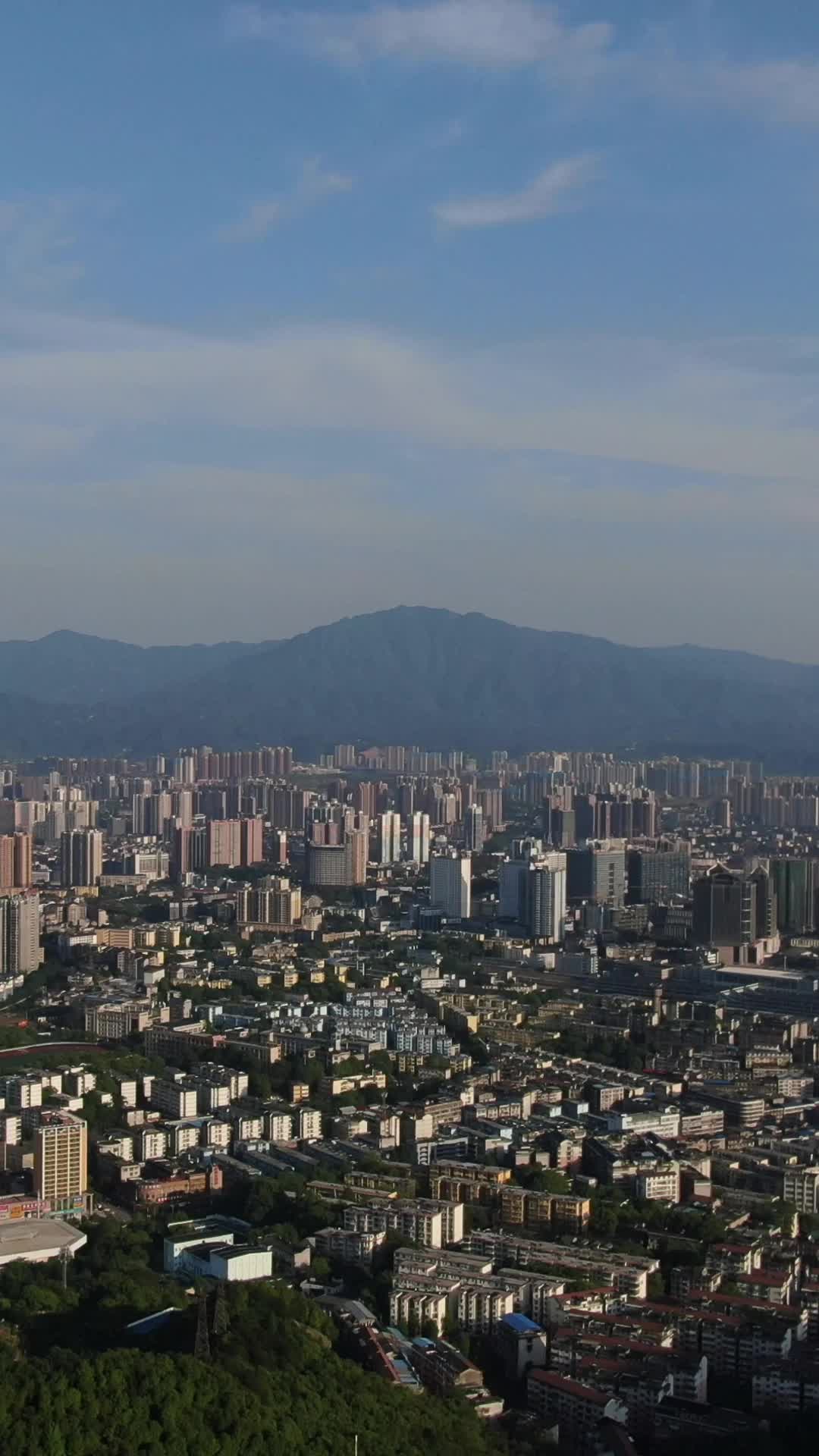 航拍湖南怀化城市风光视频的预览图