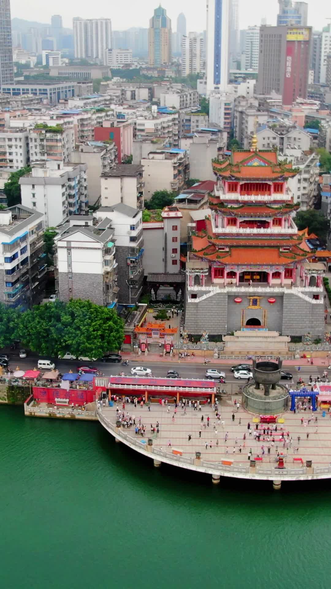 航拍广西柳州西来古寺视频的预览图