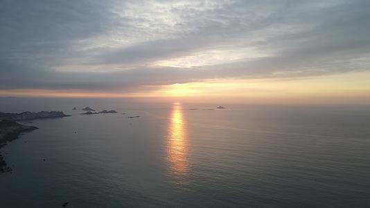 航拍大海日落日落自然风光视频的预览图