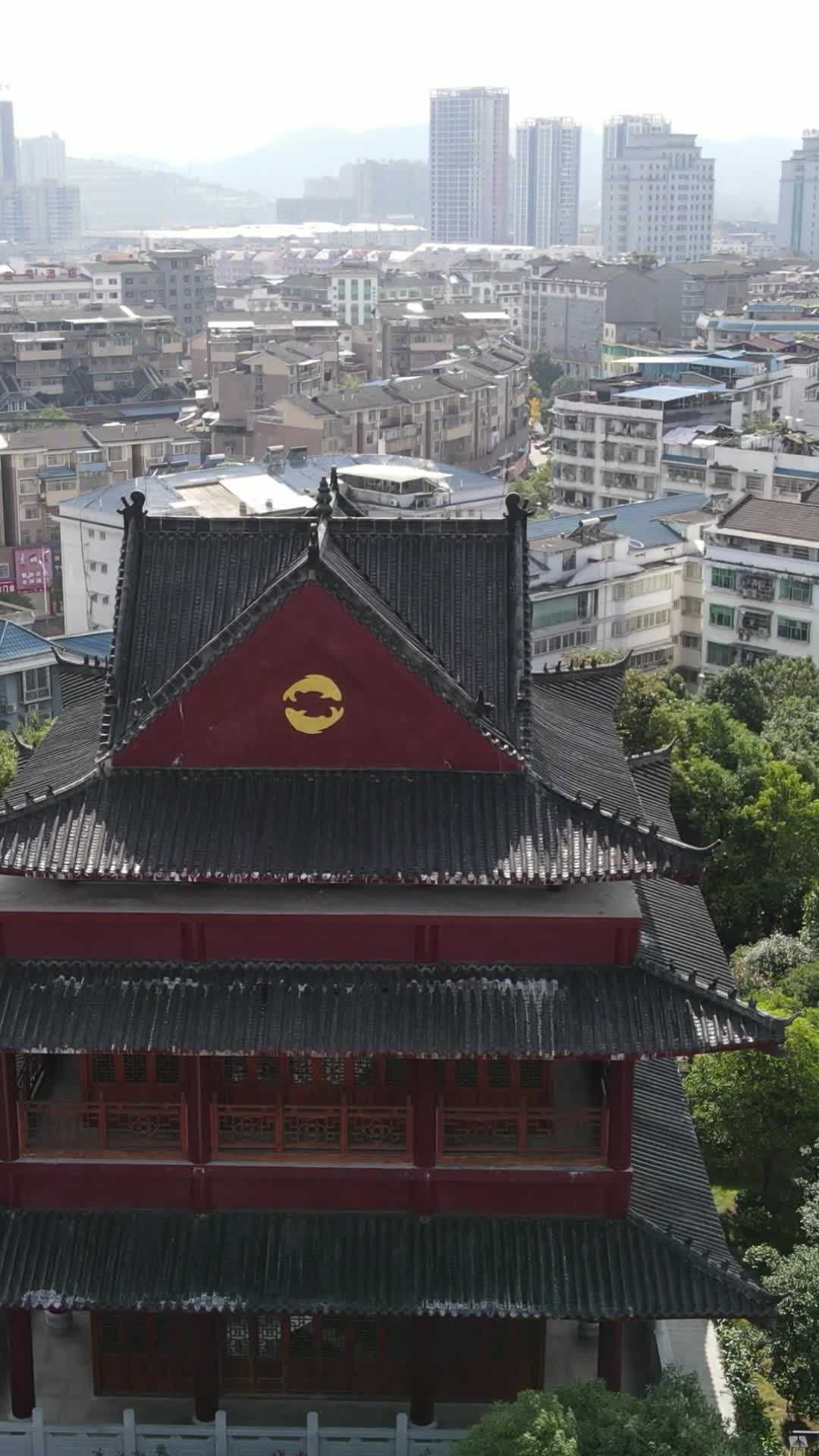 航拍湖南怀化舞阳公园古建筑视频的预览图