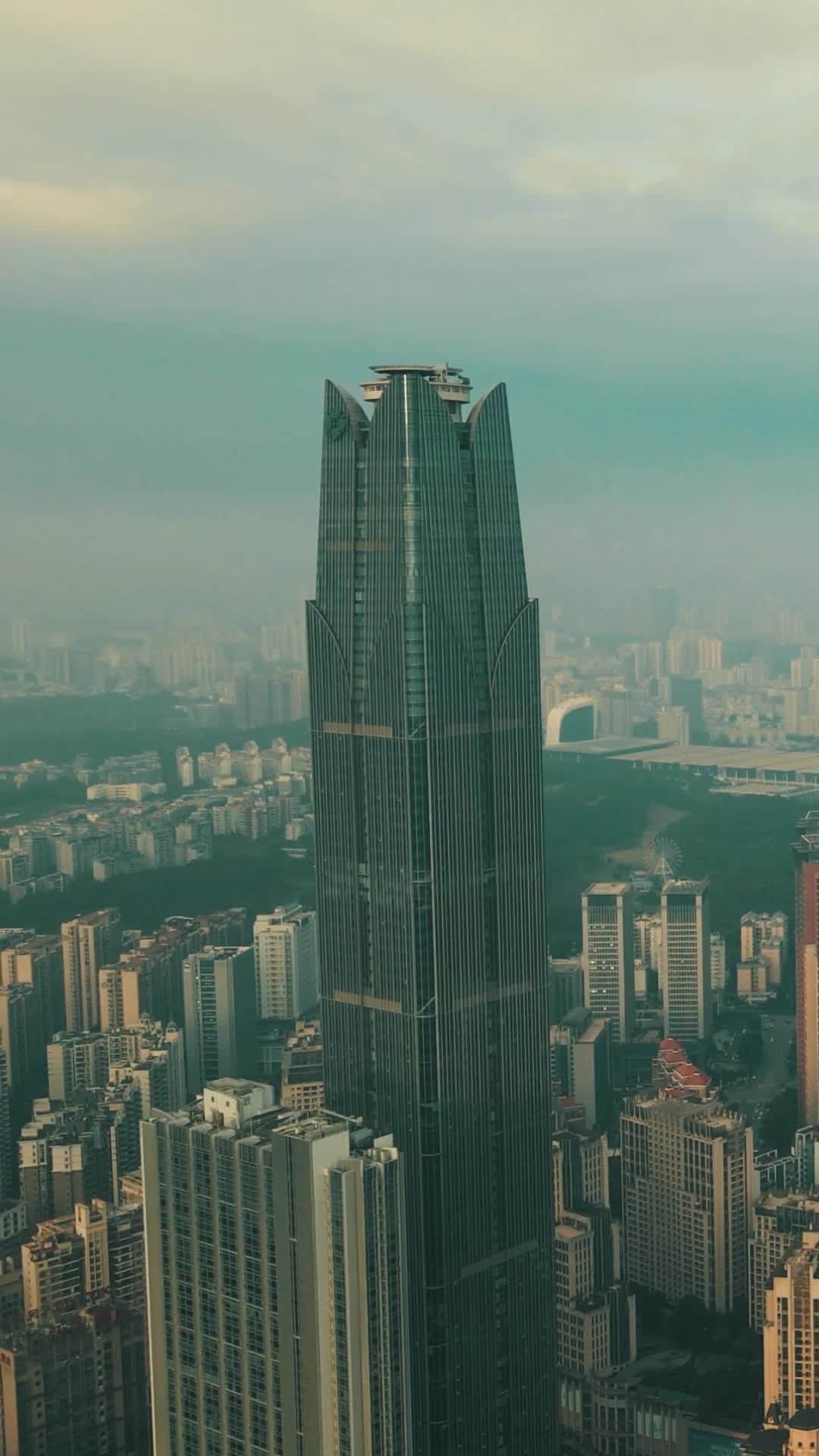 航拍广西南宁东盟商务区竖屏视频的预览图