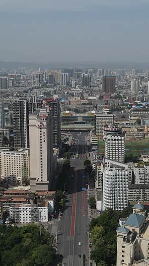 航拍广西南宁城市建设竖屏视频的预览图