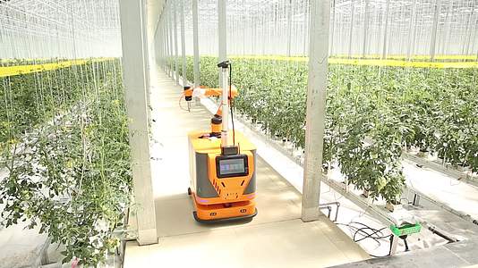 各种农业机器人巡检机器人打药机械人采摘机器人视频的预览图