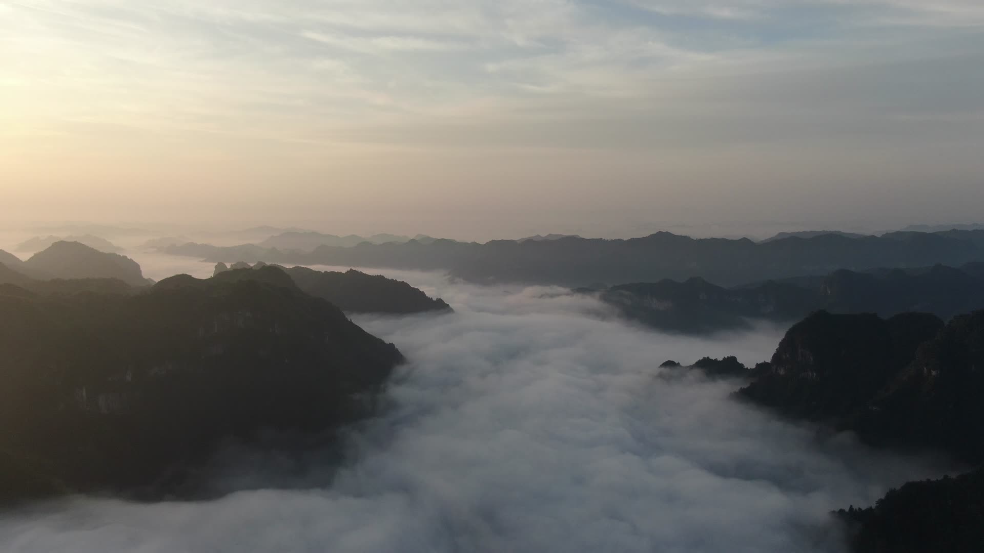 湖南湘西德夯大峡谷清晨云海日出视频的预览图