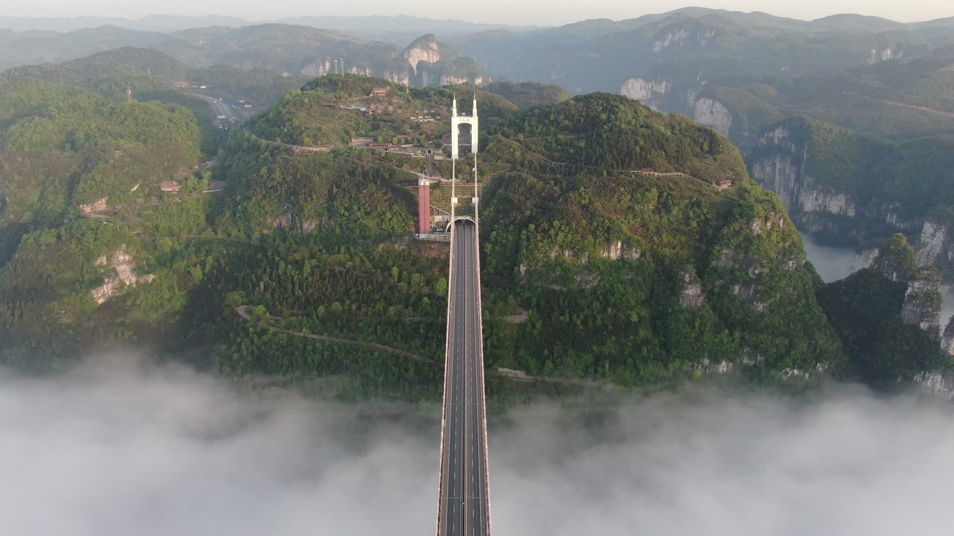 湖南湘西矮寨大桥云海航拍视频的预览图