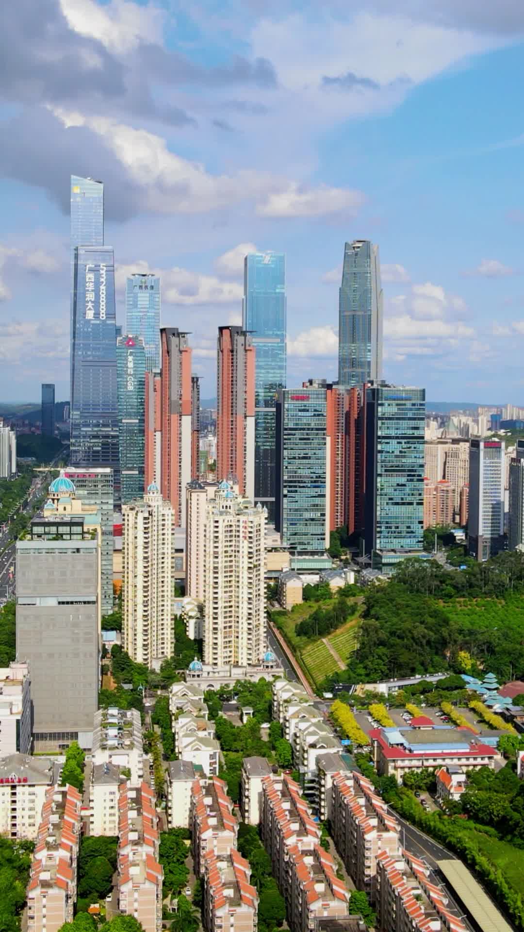 航拍广西南宁东盟商务区视频的预览图