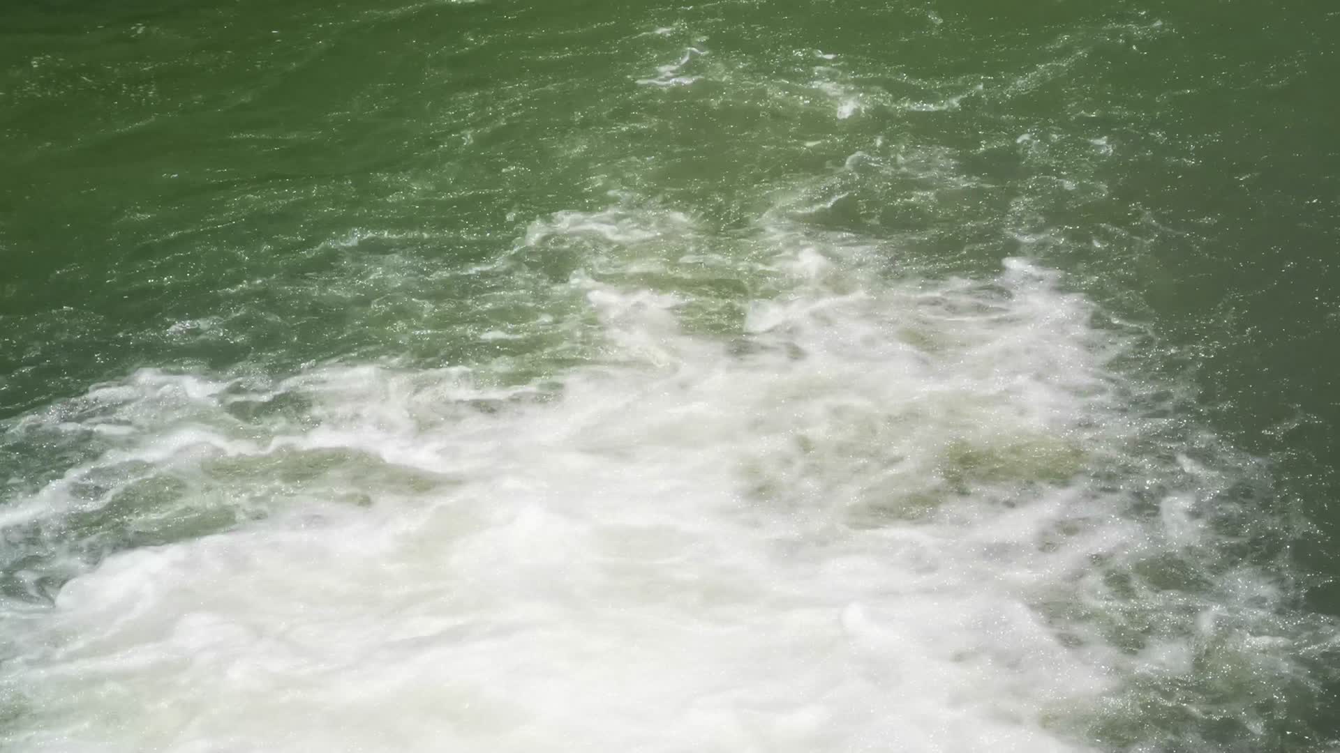 自然风光瀑布流水视频的预览图
