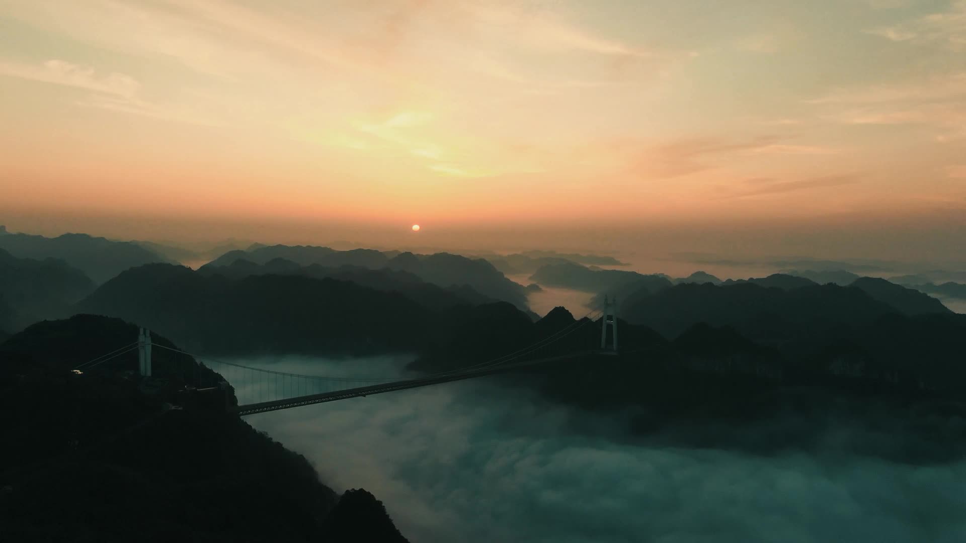 湖南湘西矮寨大桥日出竖屏视频的预览图