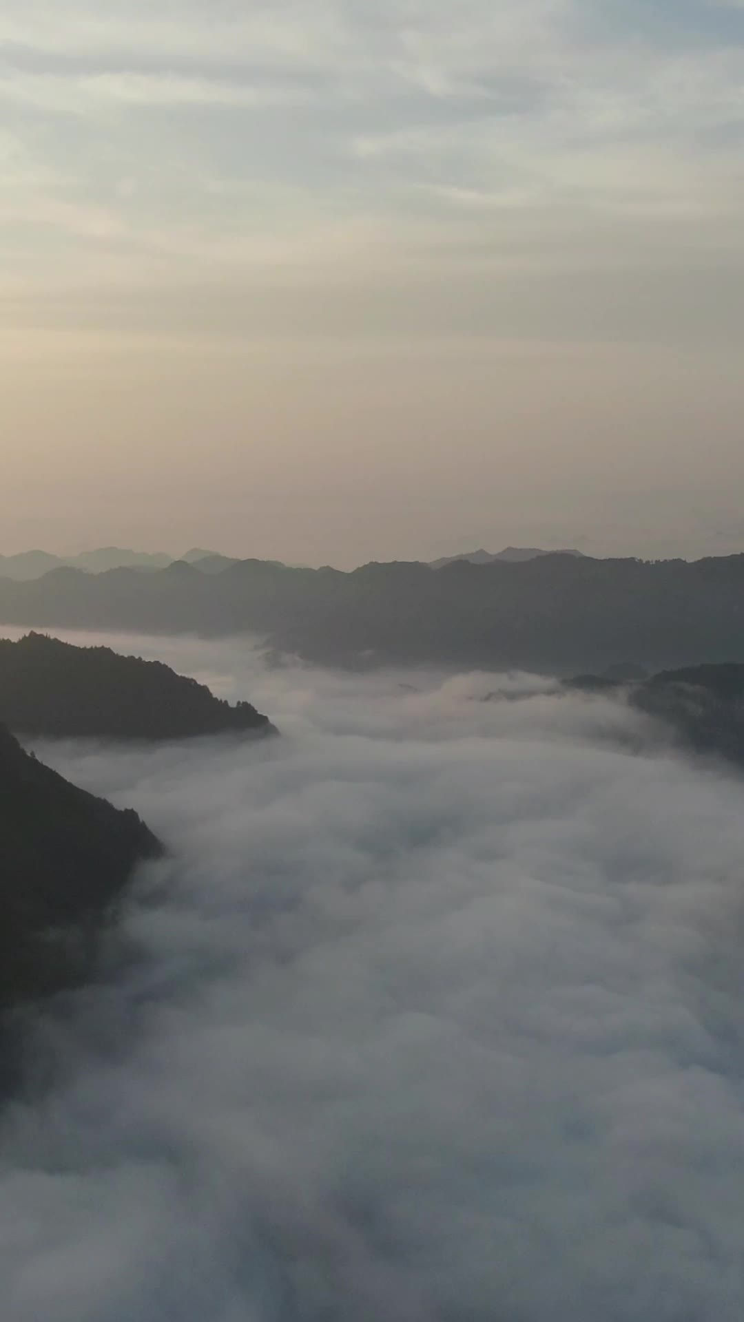 自然风光湖南湘西矮寨奇观5A景区竖屏航拍视频的预览图