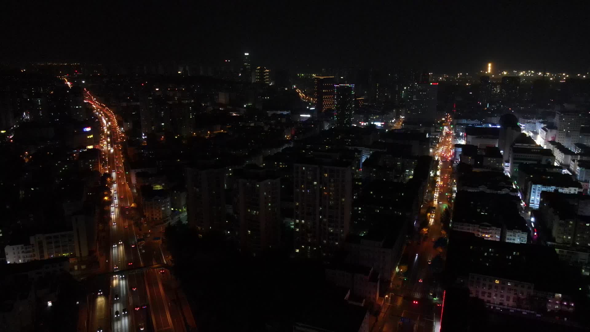 航拍山东青岛城市交通大道视频的预览图