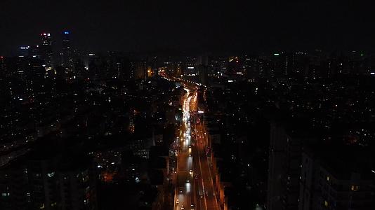 航拍山东青岛城市交通大道视频的预览图