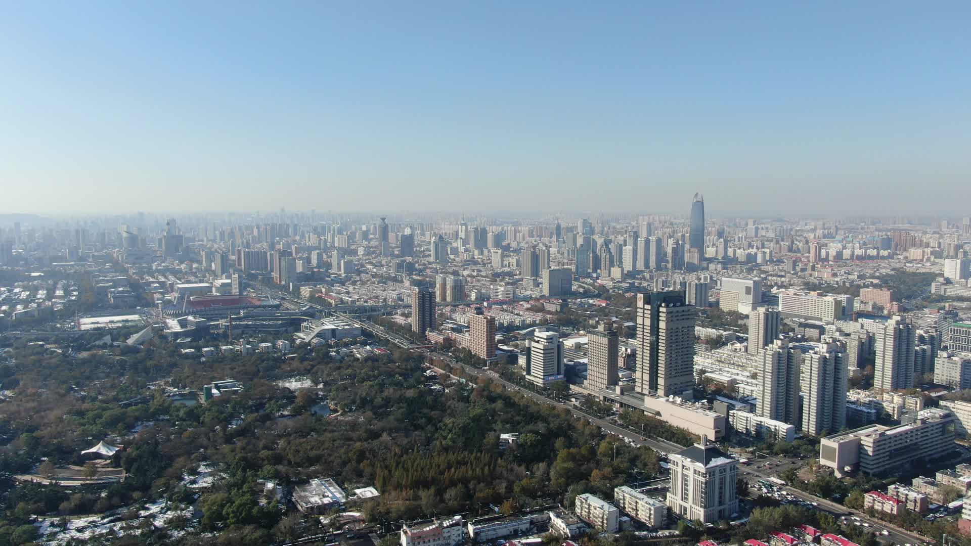 航拍山东济南城市全景视频的预览图
