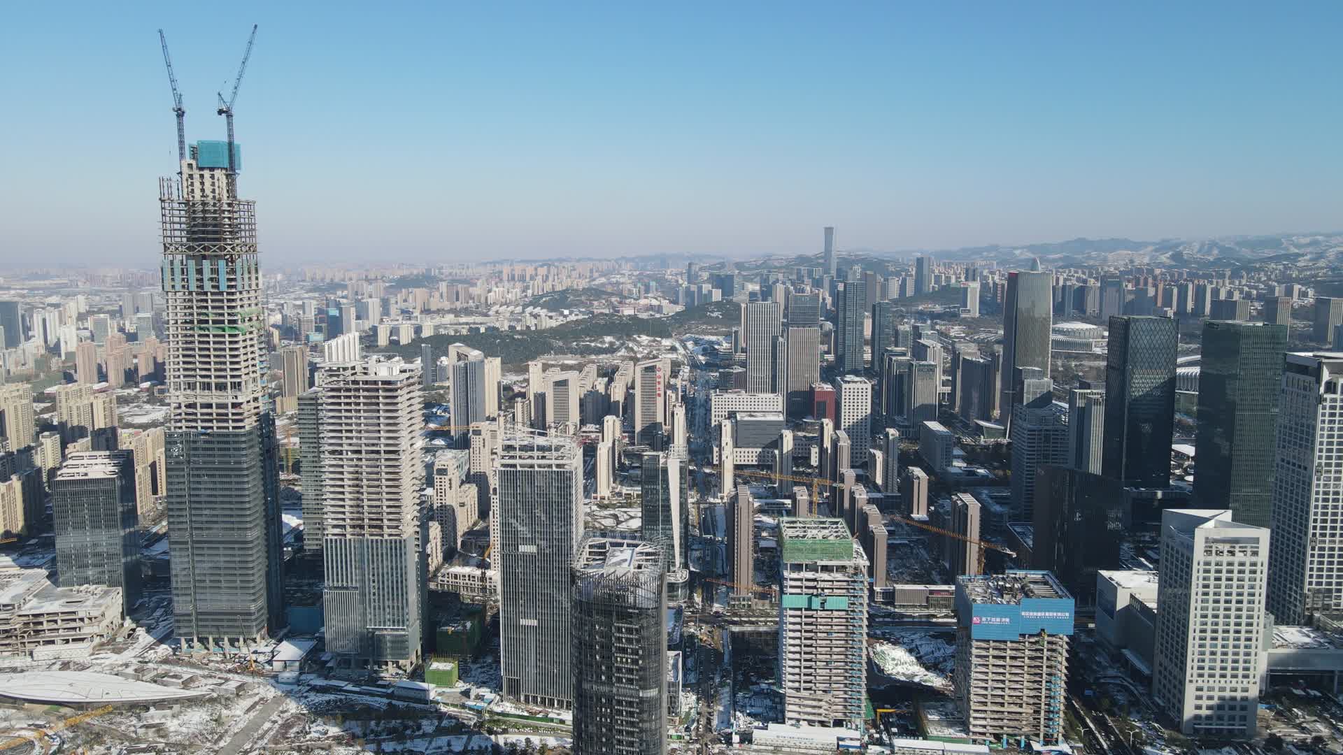 航拍山东济南城市建设发展视频的预览图