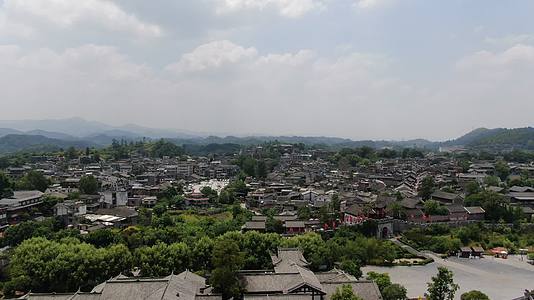 航拍贵州贵阳青岩古镇古建筑视频的预览图