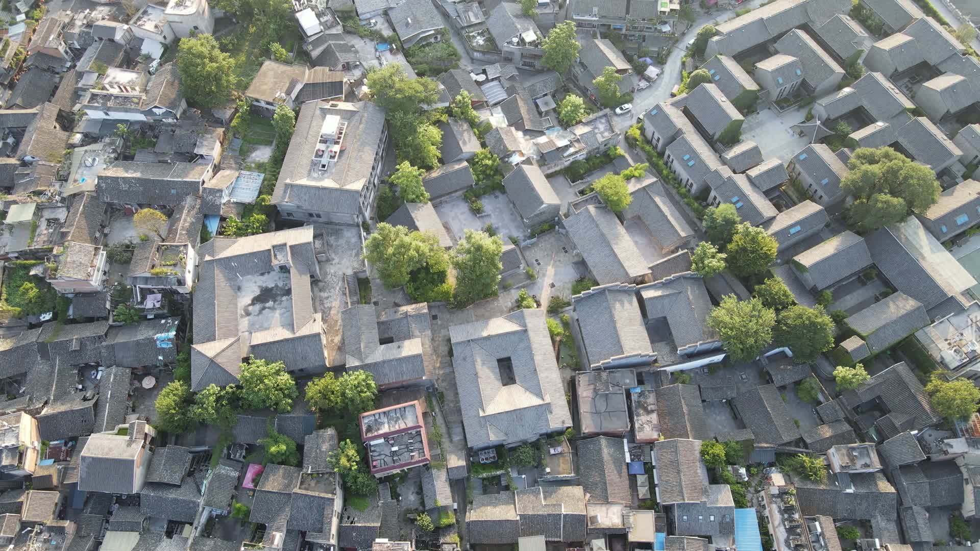 航拍贵州贵阳青岩古镇景区视频的预览图