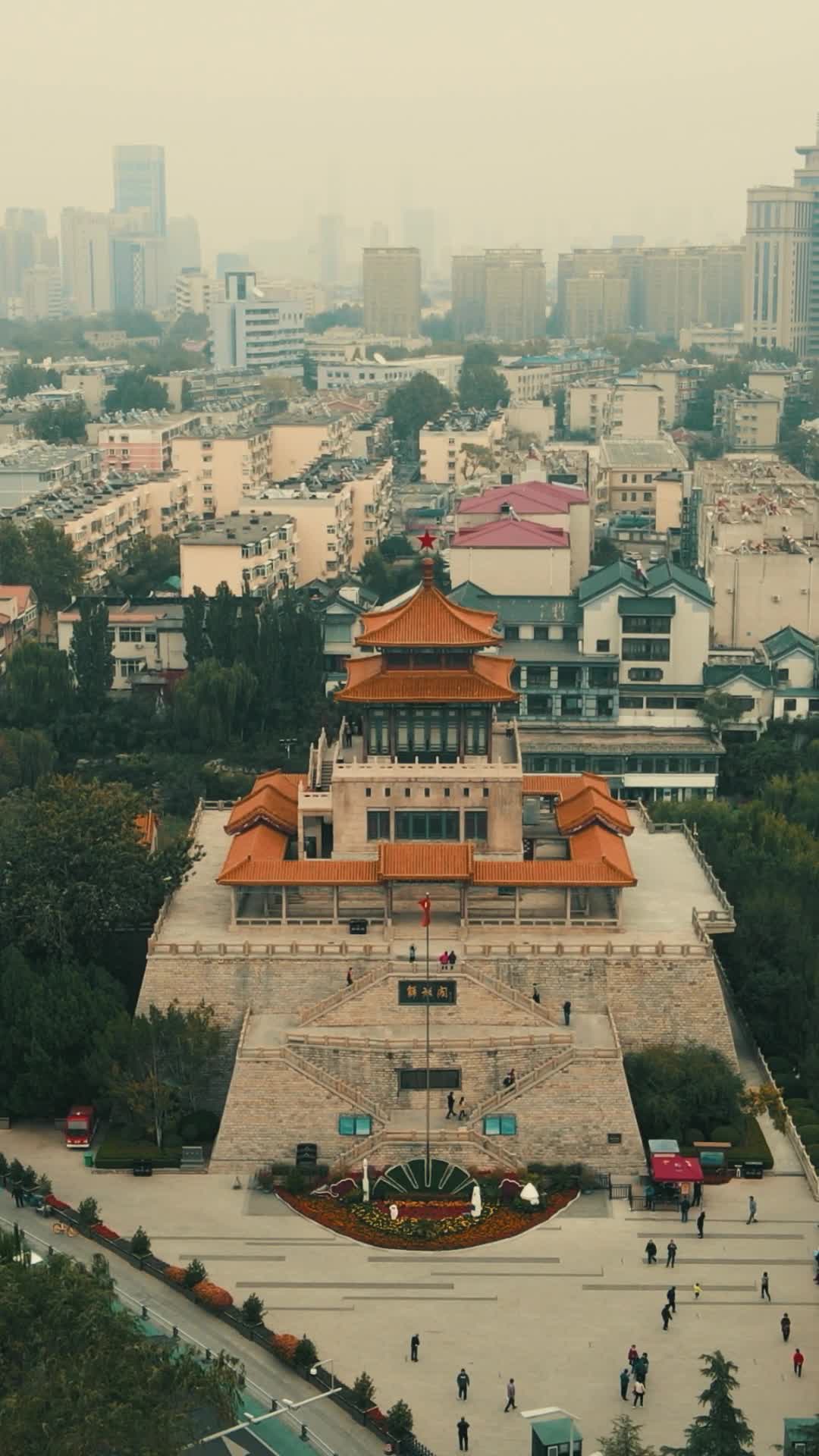 航拍山东济南城市宣传片地标建筑竖屏视频的预览图
