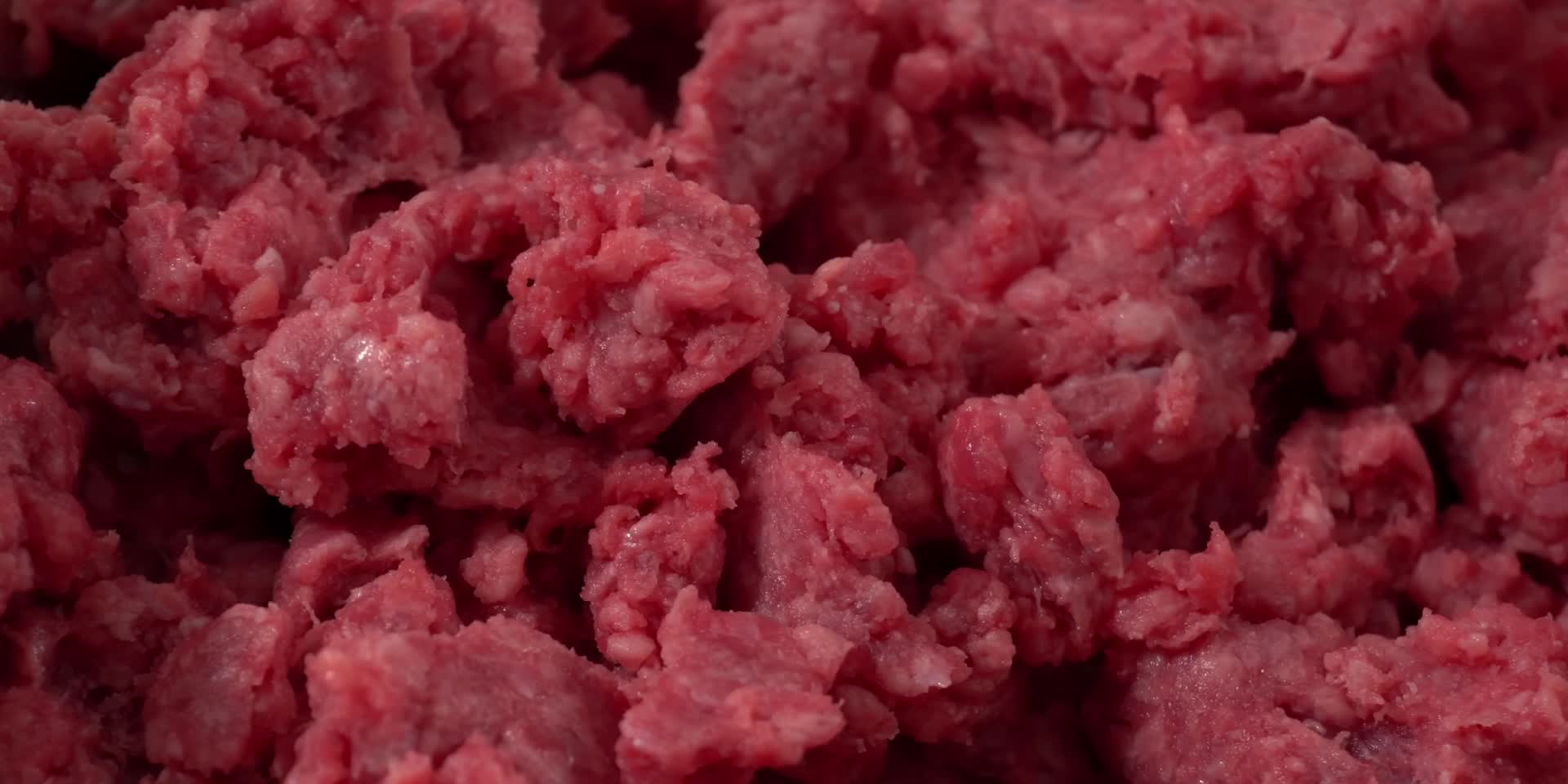 肉馅制做汉堡肉饼视频的预览图