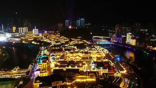 航拍贵州铜仁古城夜景灯光视频的预览图
