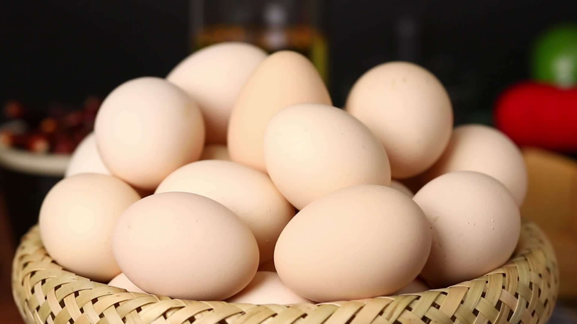 土鸡蛋农产品高清实拍4k视频视频的预览图