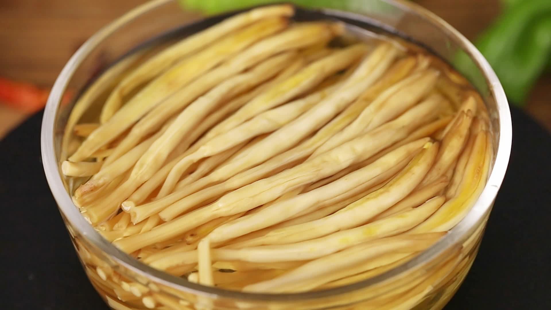 黄花菜农产品高清实拍4k视频
视频的预览图