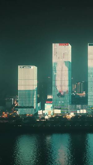 湖南长沙城市湘江橘子洲夜景风光竖屏航拍视频的预览图