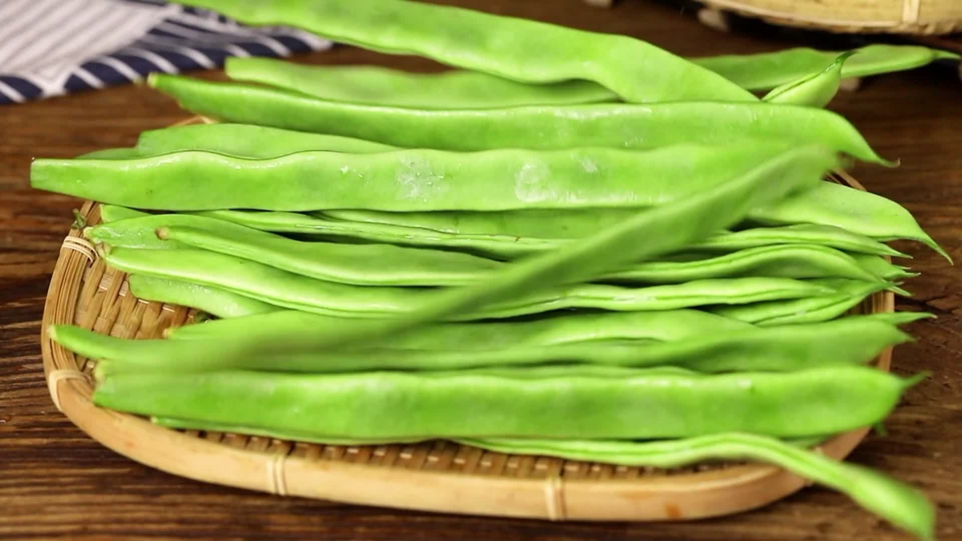 扁豆角农产品高清实拍4k视频
视频的预览图