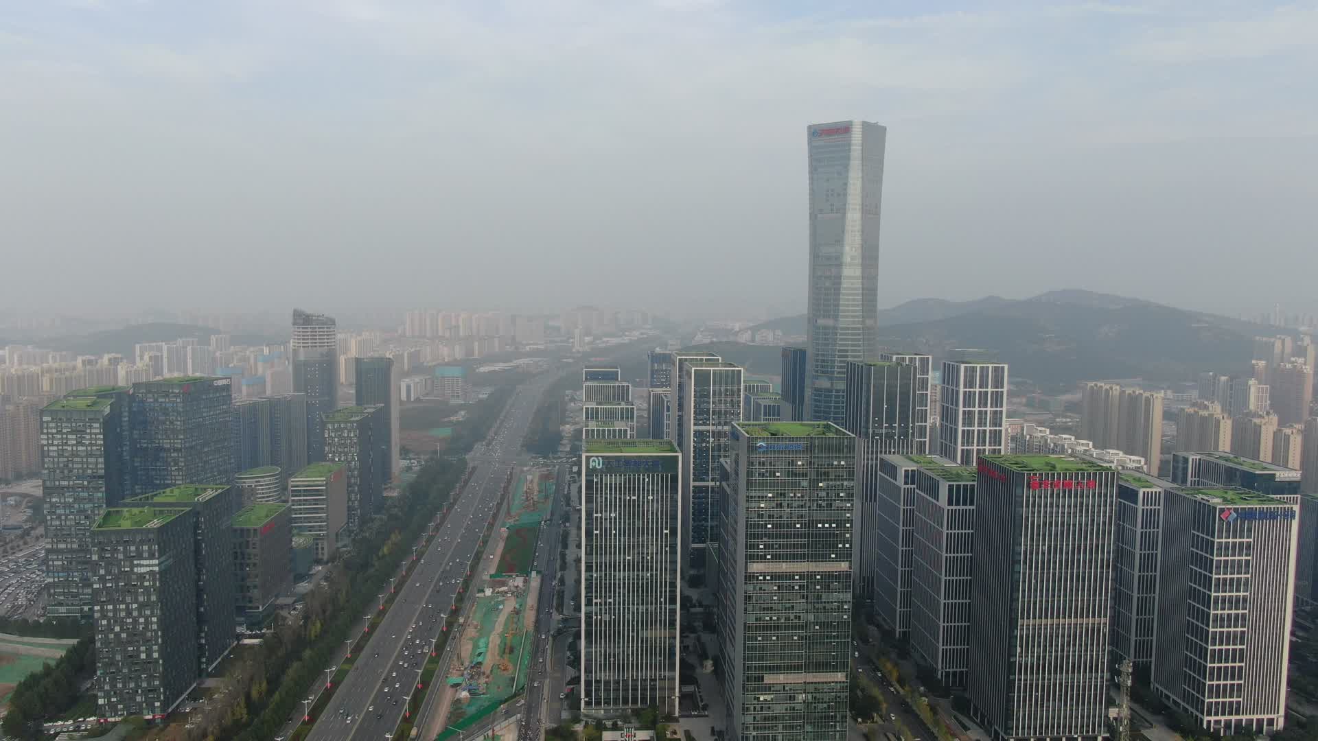航拍山东济南新城高楼建设视频的预览图