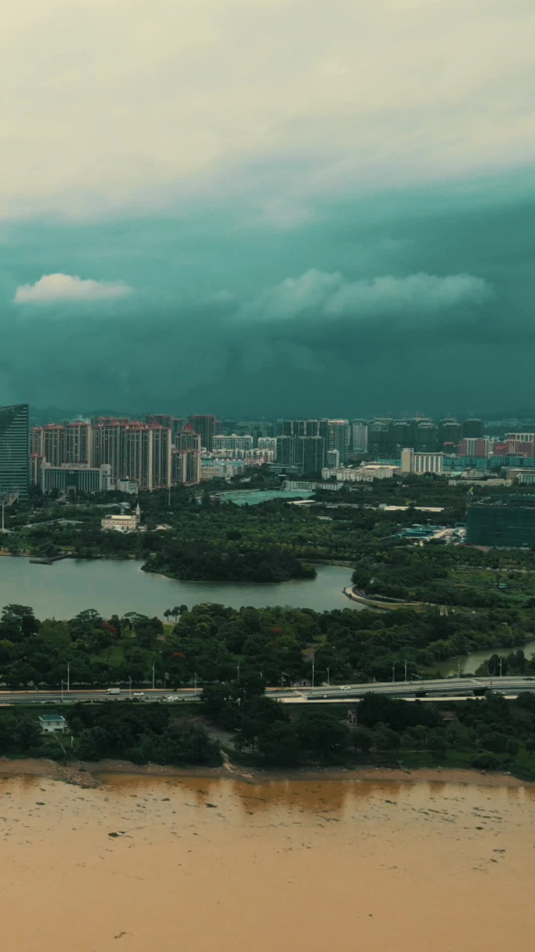 福建漳州城市风光竖屏航拍视频的预览图