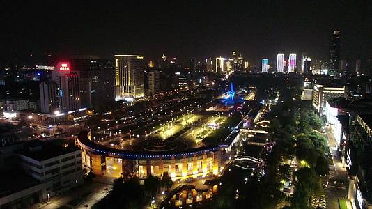航拍山东济南泉城广场夜景视频的预览图